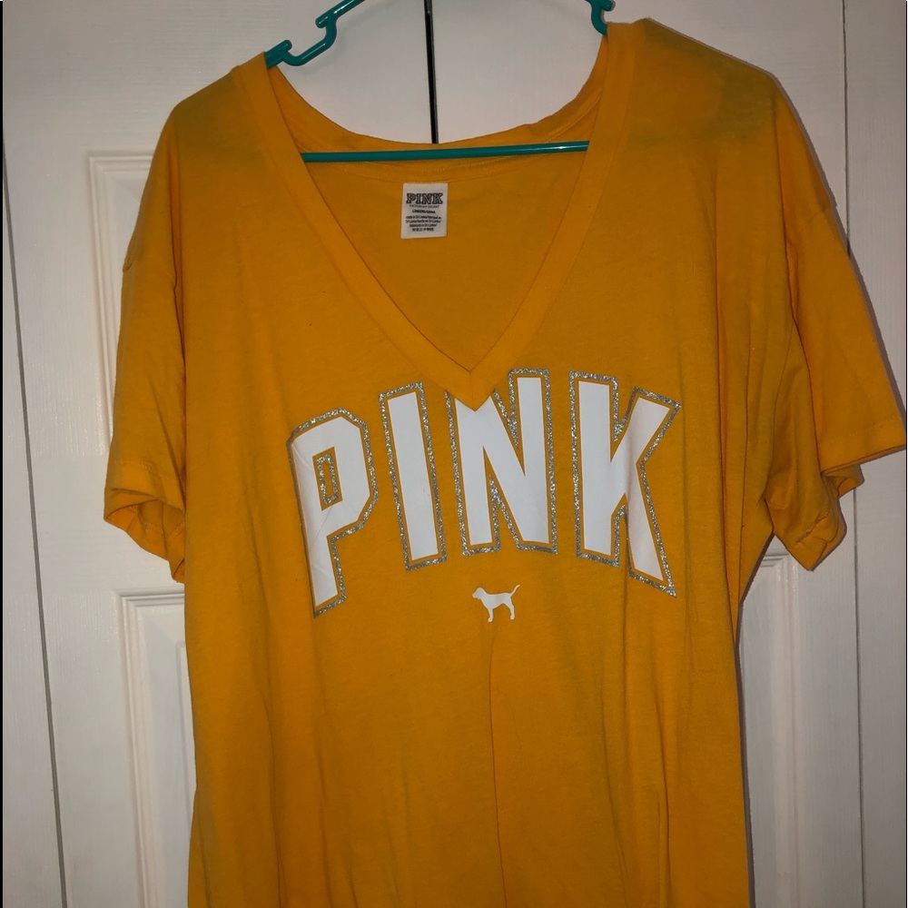 VS yellow shirt